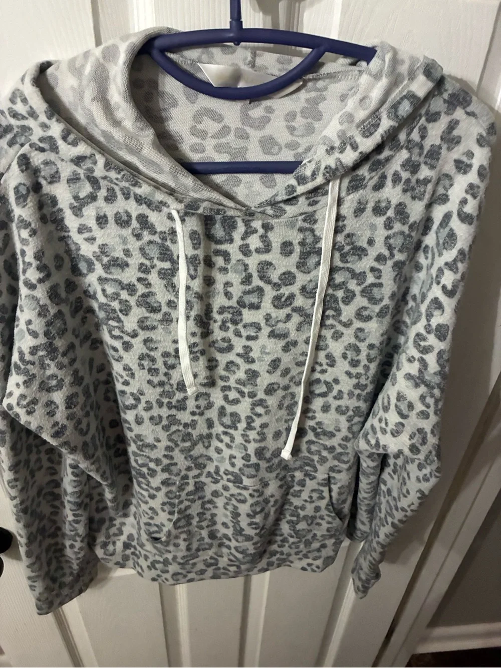 Women’s Medium Gray Leopard Print Hoodie
